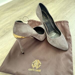 Roberto Cavalli Taupe Heels with Gold Accent